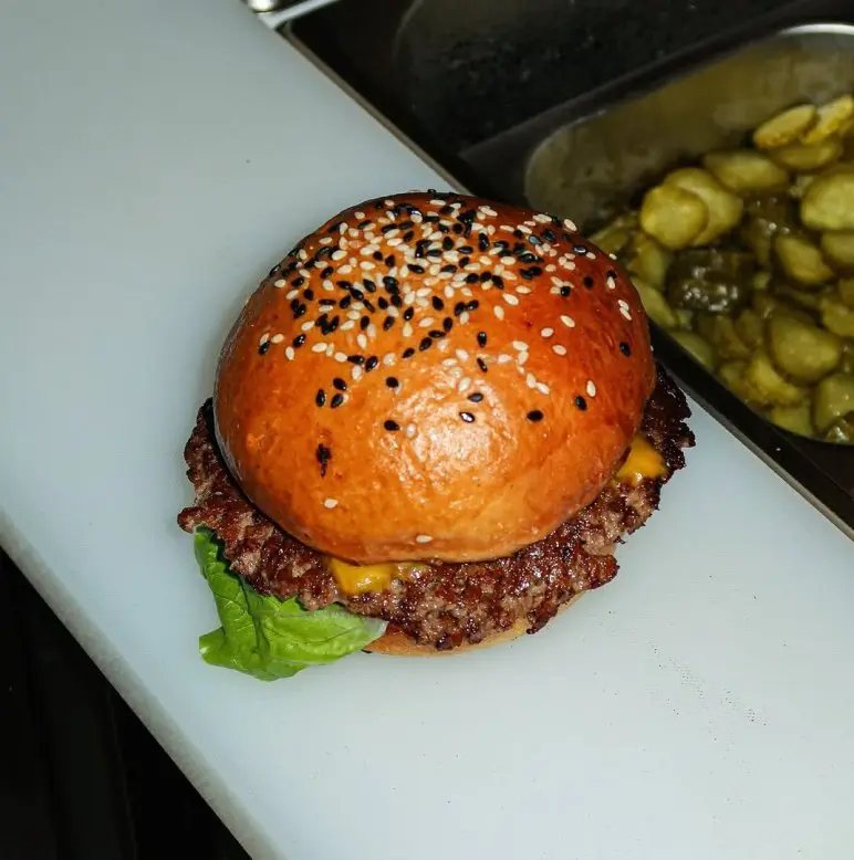 Mogul Burger