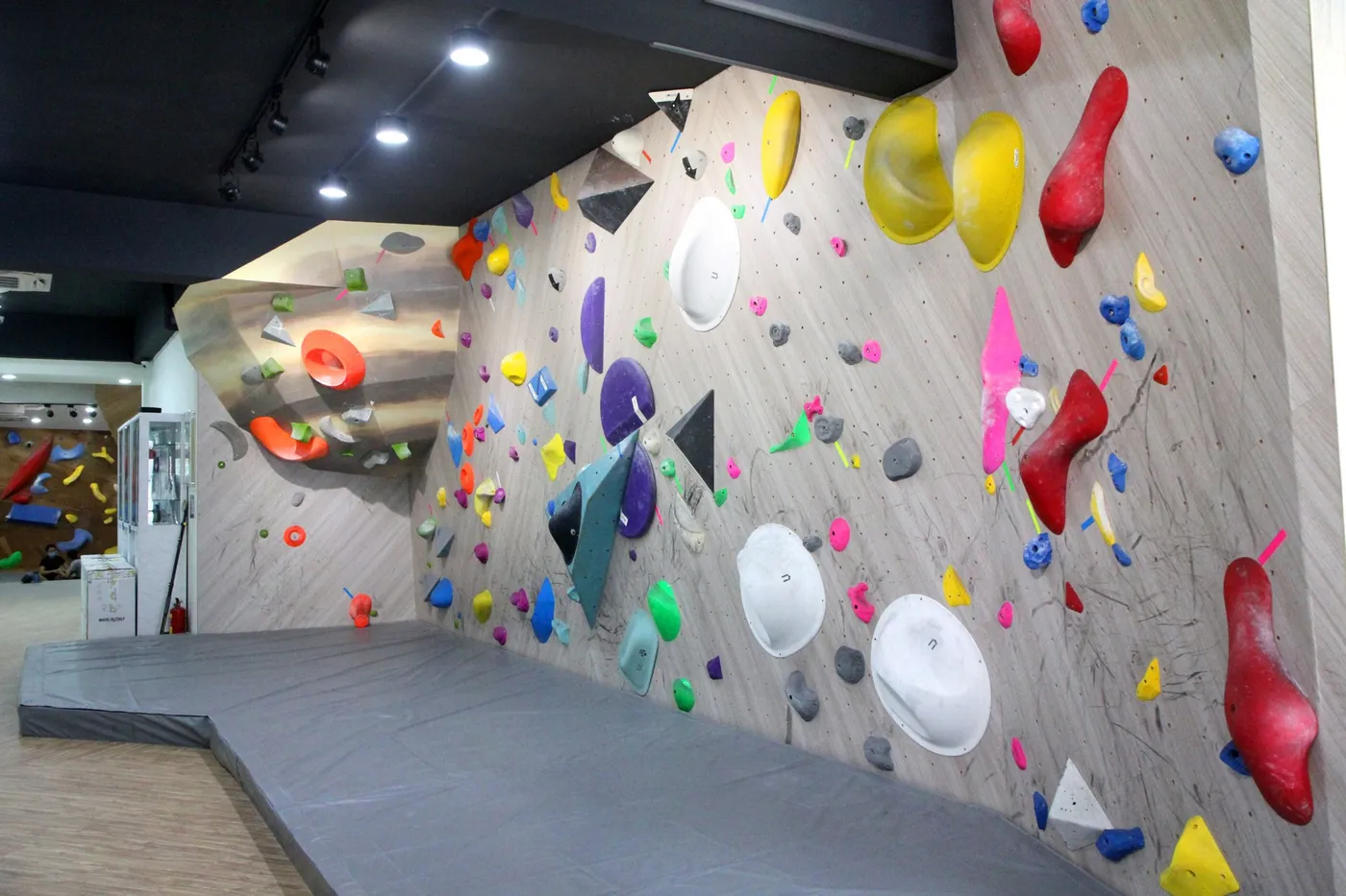 T-UP Climbing Nangang (原岩攀岩館 南港店)