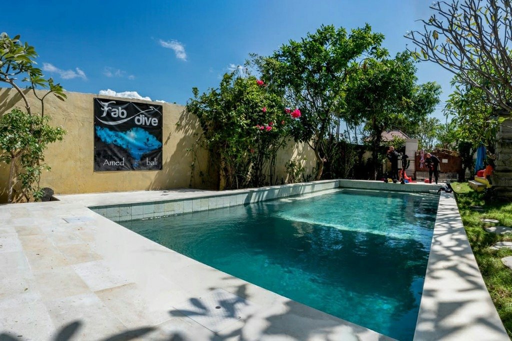 Bali Fab Dive — French-Run PADI 5 Star Dive Centre in Amed with Free Dorm Beds