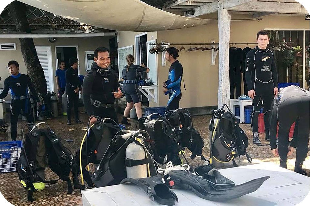 Tauch Terminal Resort Tulamben — SSI Diamond Dive Resort