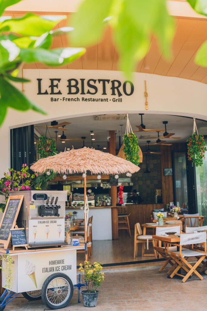 Le Bistro
