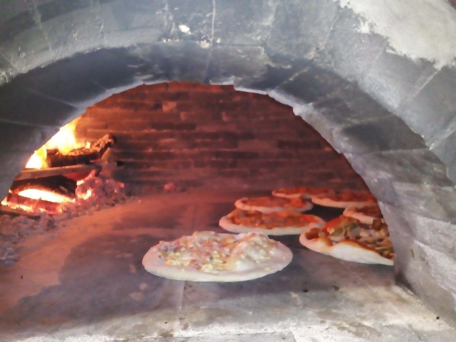 Regina Pizzeria - 2