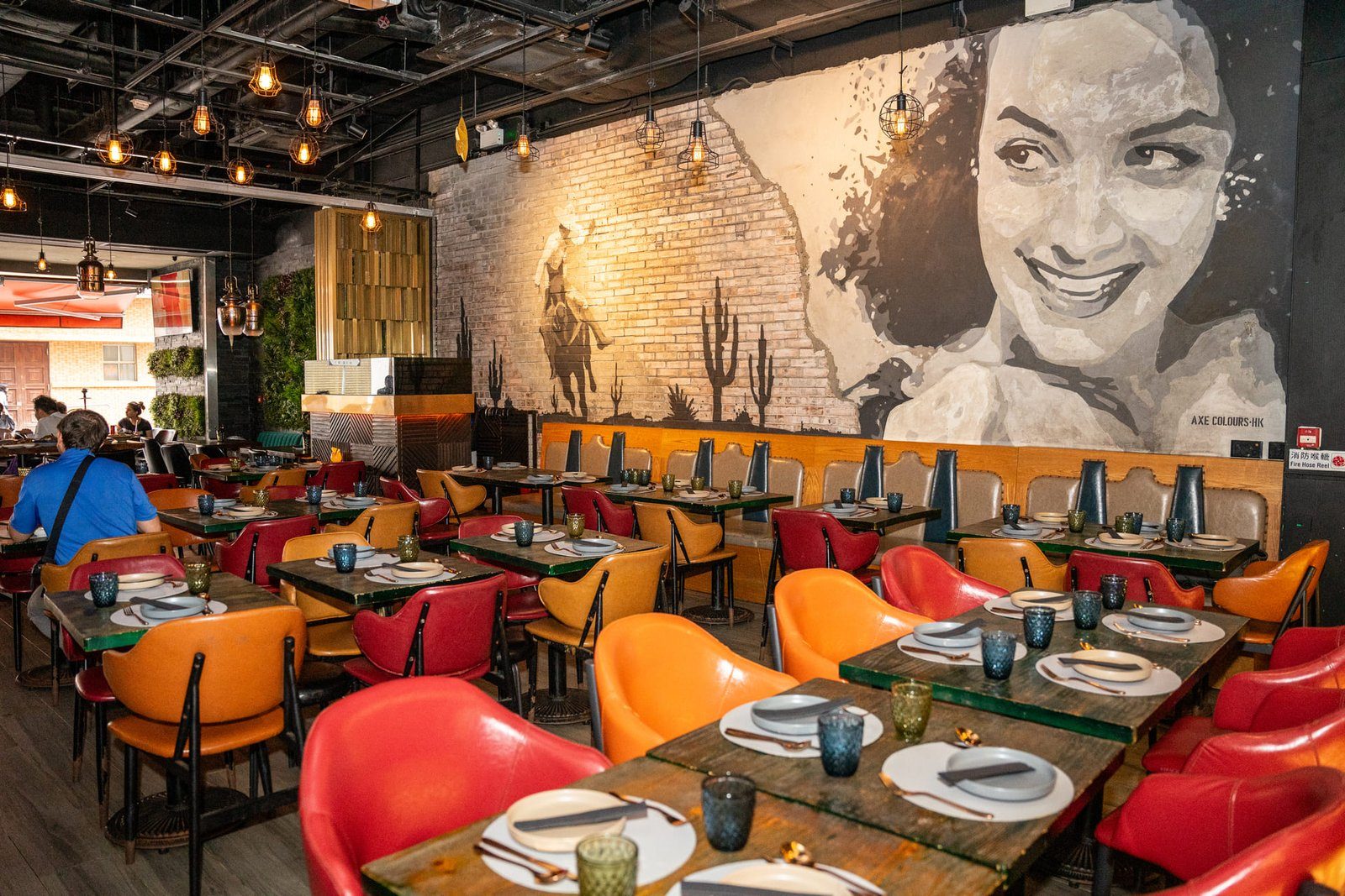 8Five2 Restobar