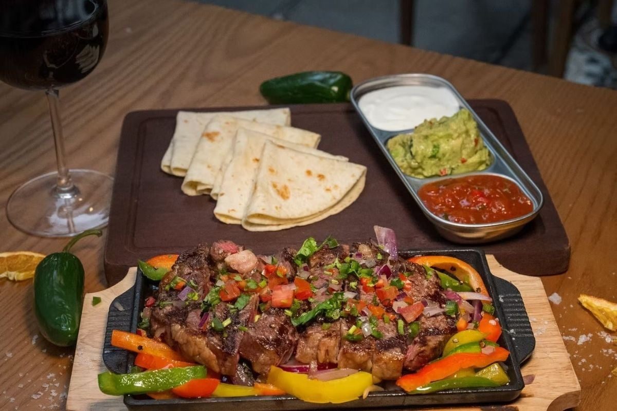 El Chapo Bar & Grill - 2