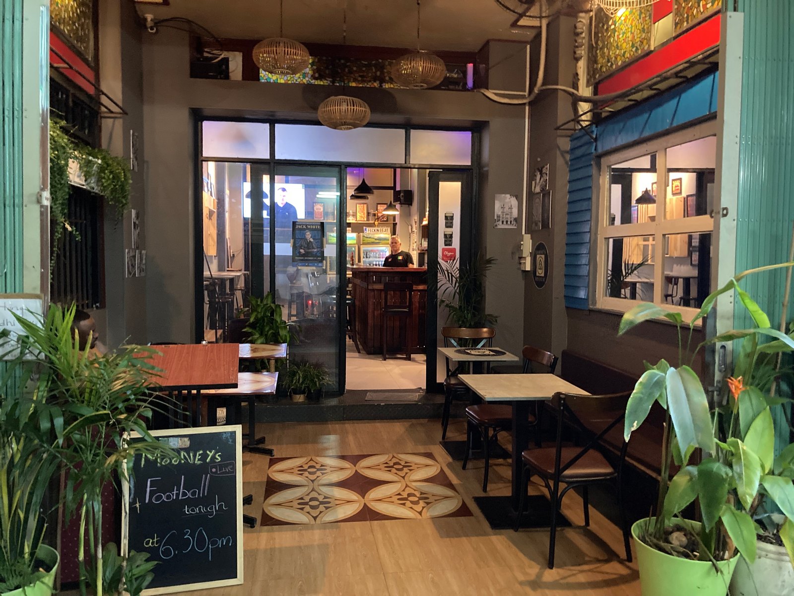 Mooneys Saigon