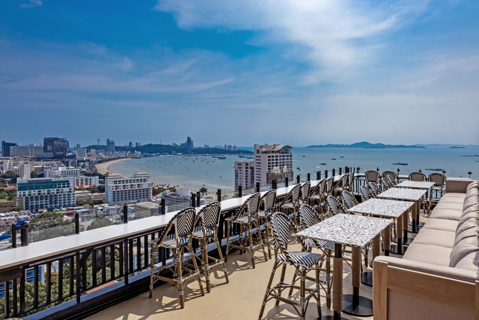 BARBÙ Rooftop Restaurant & Bar – Siam@Siam Pattaya