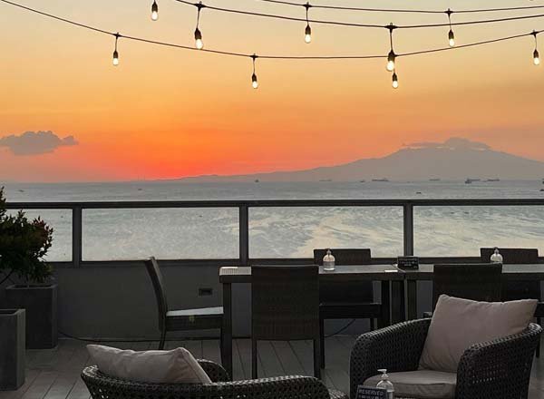 Encaramada Rooftop Bar – TRYP by Wyndham Mall of Asia Manila