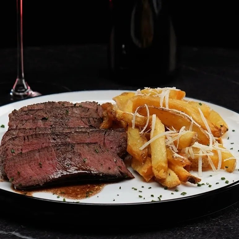 ESKQ Steakhouse & Wine Bar - 2