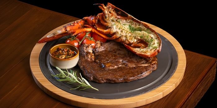 Opus Bar & Grill - 2