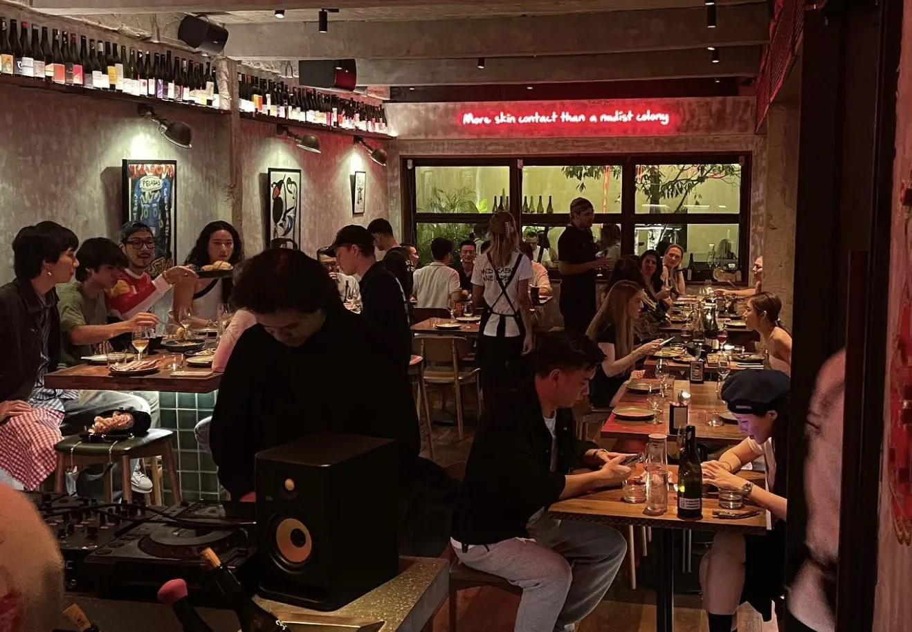Mod Kaew Wine Bar