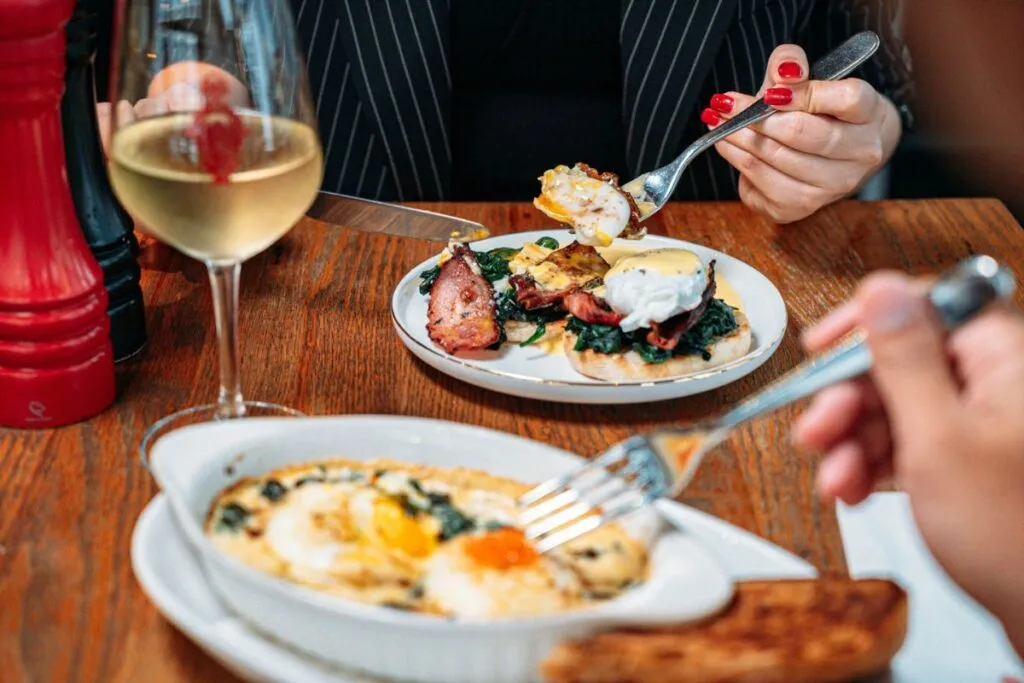 Scarlett Café & Wine Bar