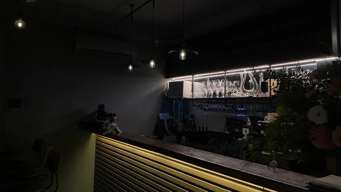Tipsy Wine Bar